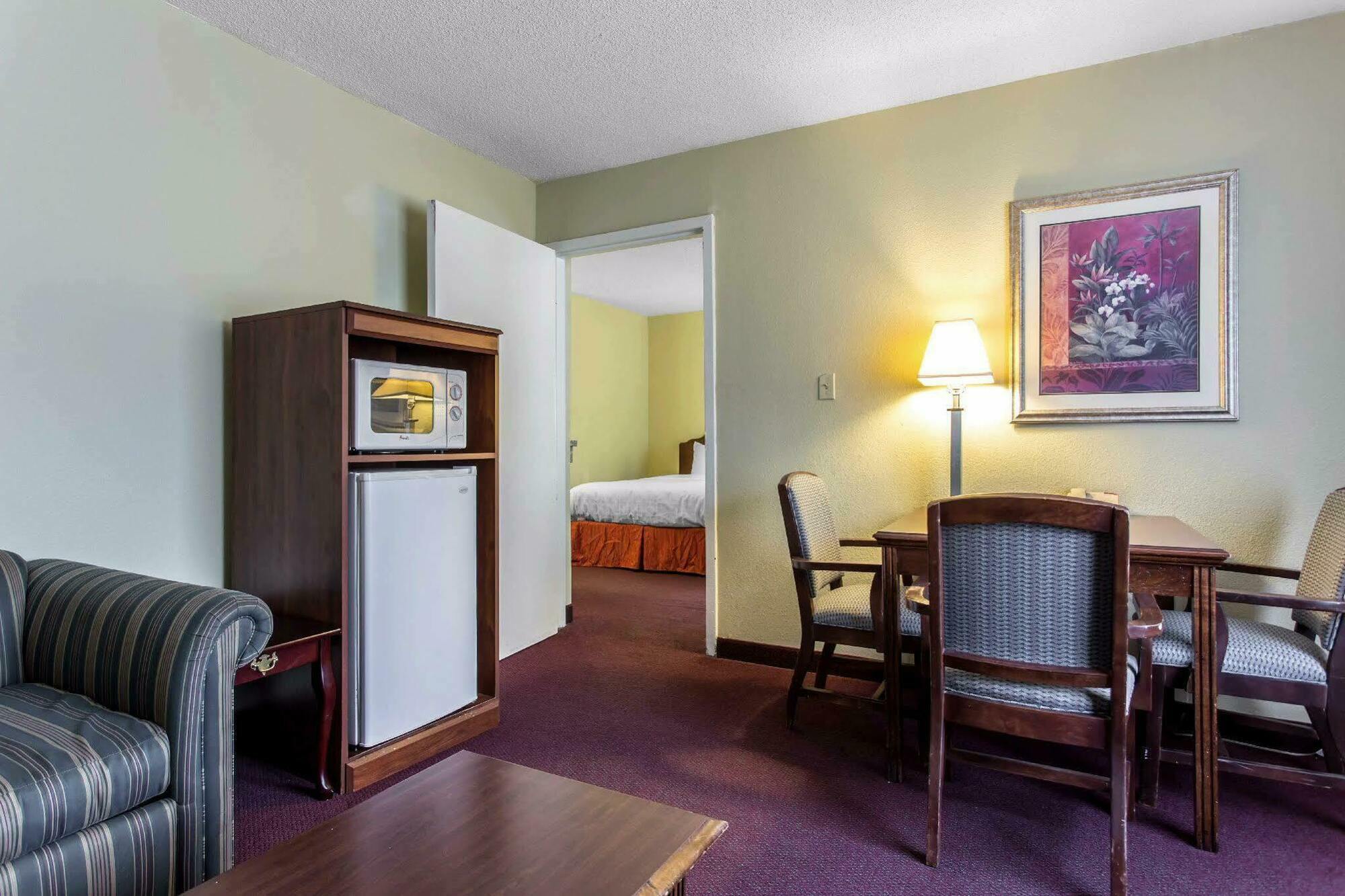 Lake Norman Inn And Suites Cornelius Luaran gambar