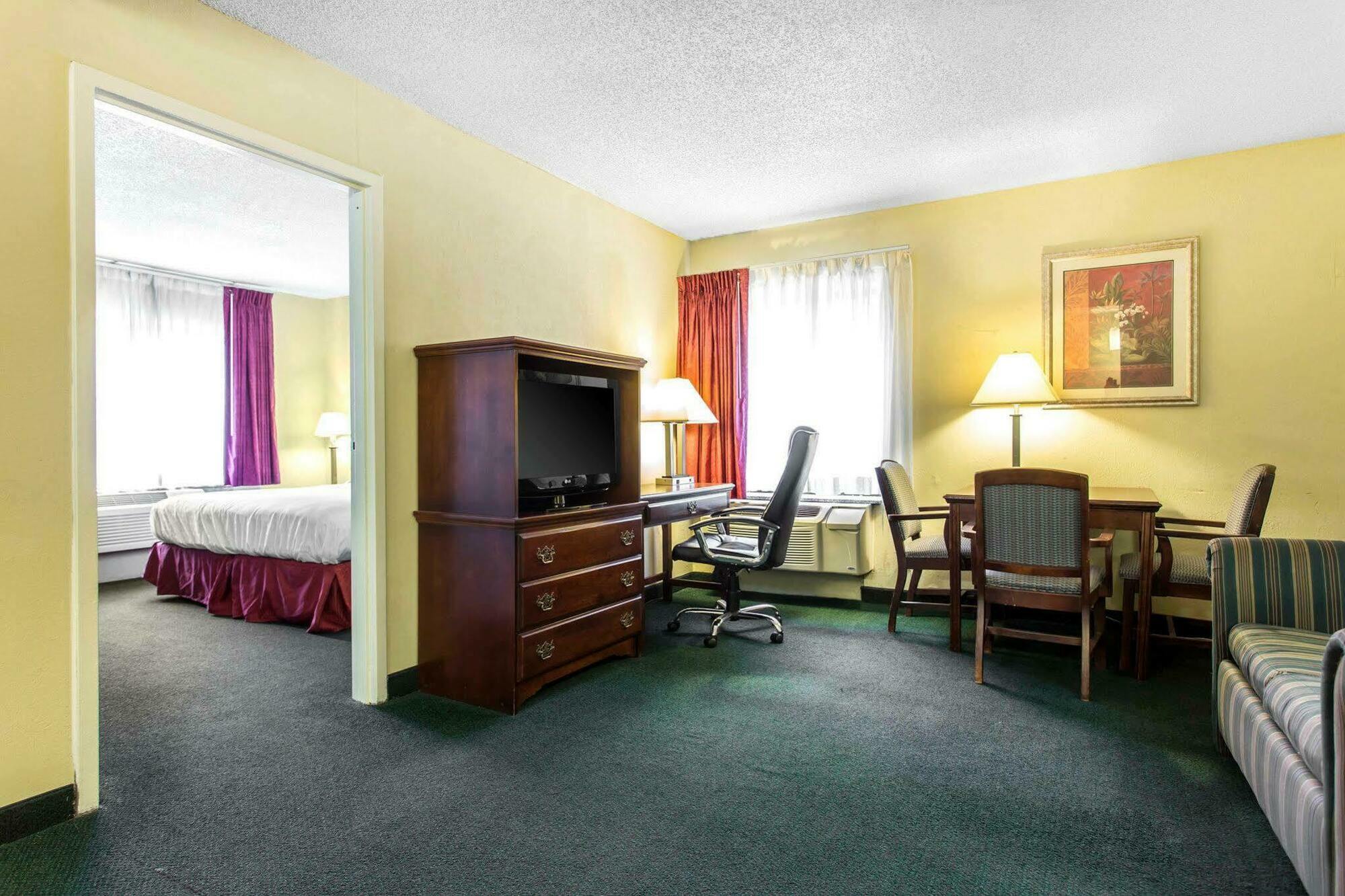 Lake Norman Inn And Suites Cornelius Luaran gambar